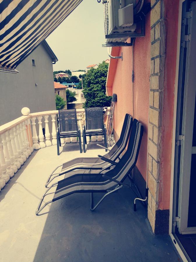 Sunshine Apartments Karlobag Luaran gambar