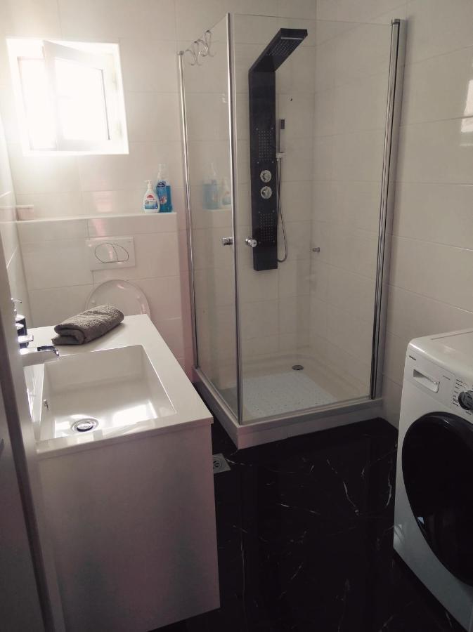 Sunshine Apartments Karlobag Luaran gambar