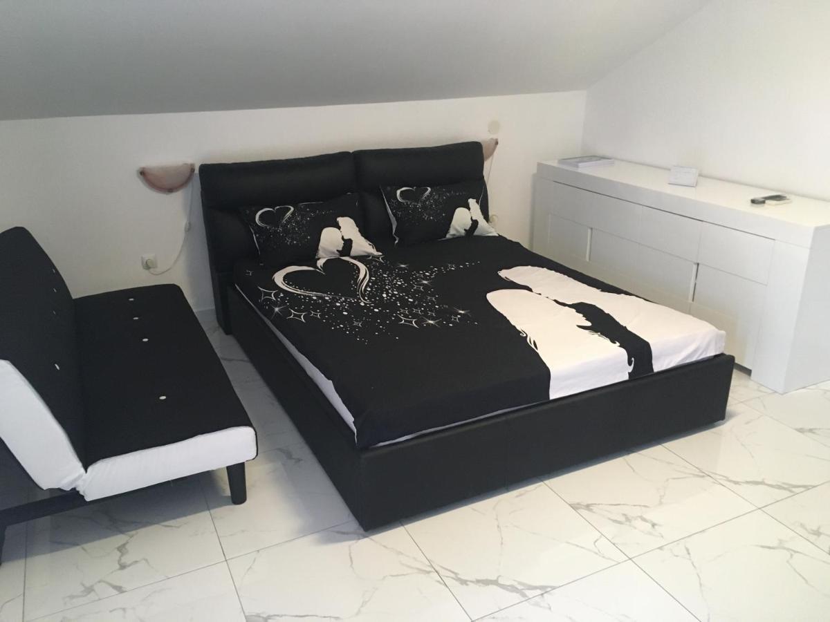 Sunshine Apartments Karlobag Luaran gambar
