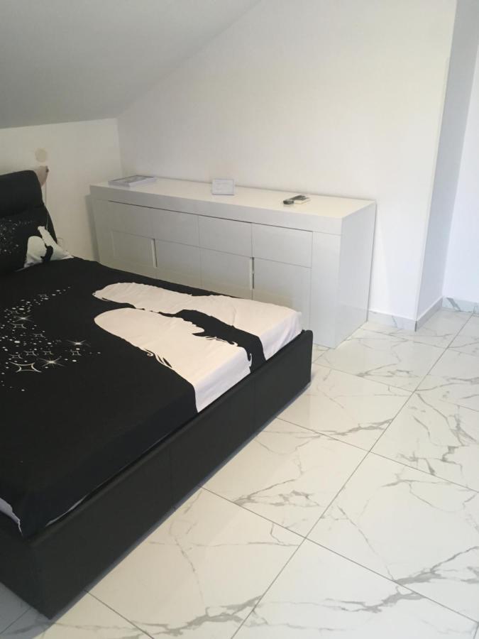 Sunshine Apartments Karlobag Luaran gambar